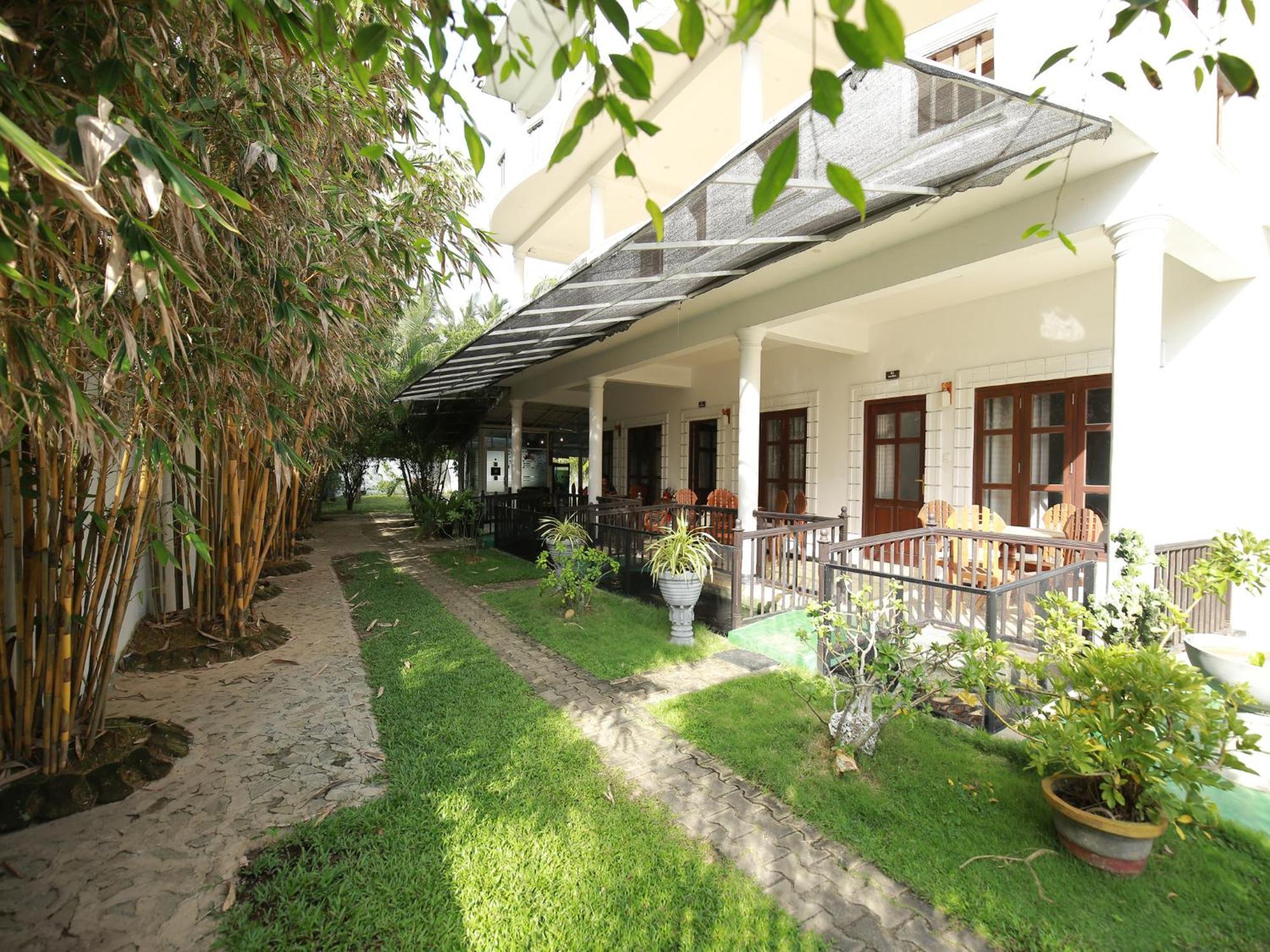 Hotel Crystal Oceanic Ahangama Exterior foto